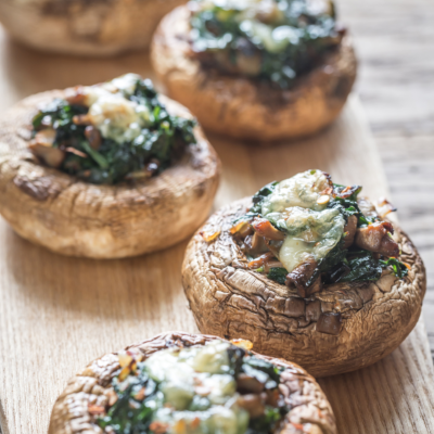 Champignons farcis au fromages et aux herbes